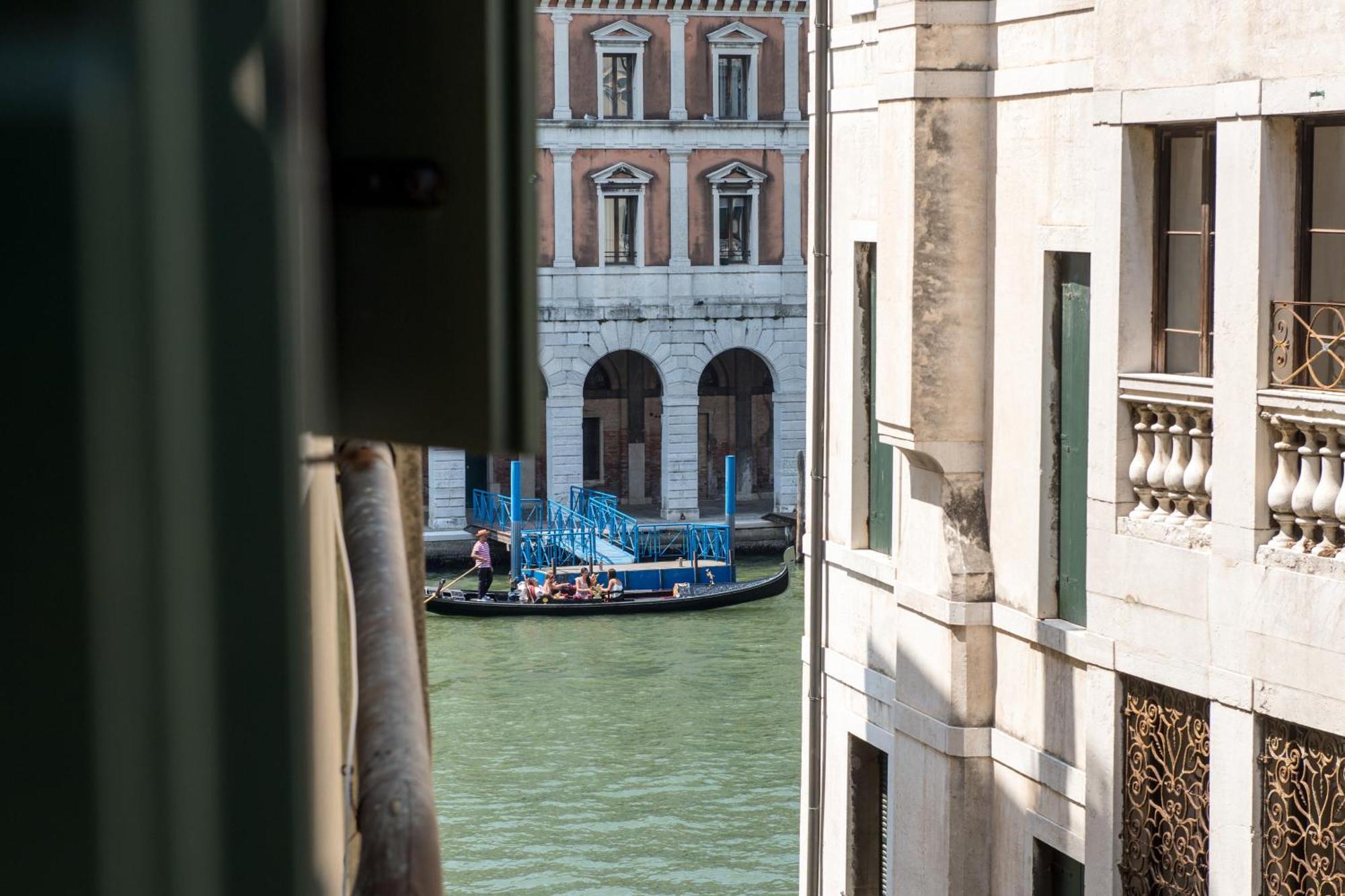 Locanda Leon Bianco On The Grand Canal Venedig Værelse billede